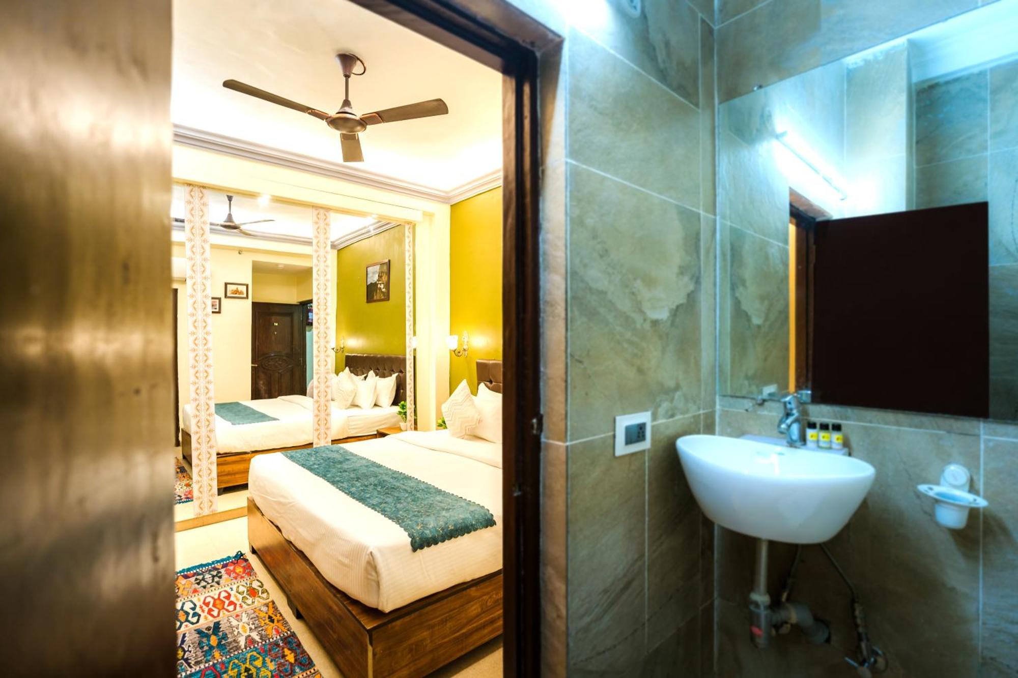 Tripli Hotels Silver Shine Varanasi Eksteriør billede