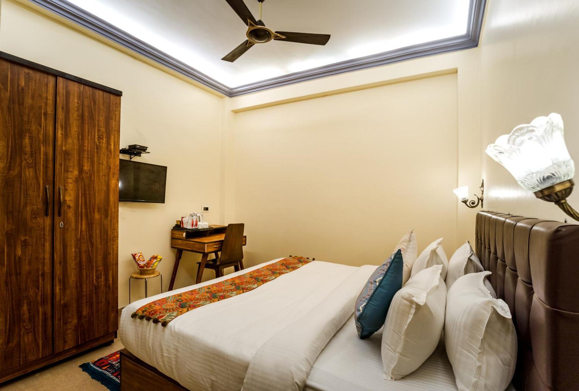 Tripli Hotels Silver Shine Varanasi Eksteriør billede