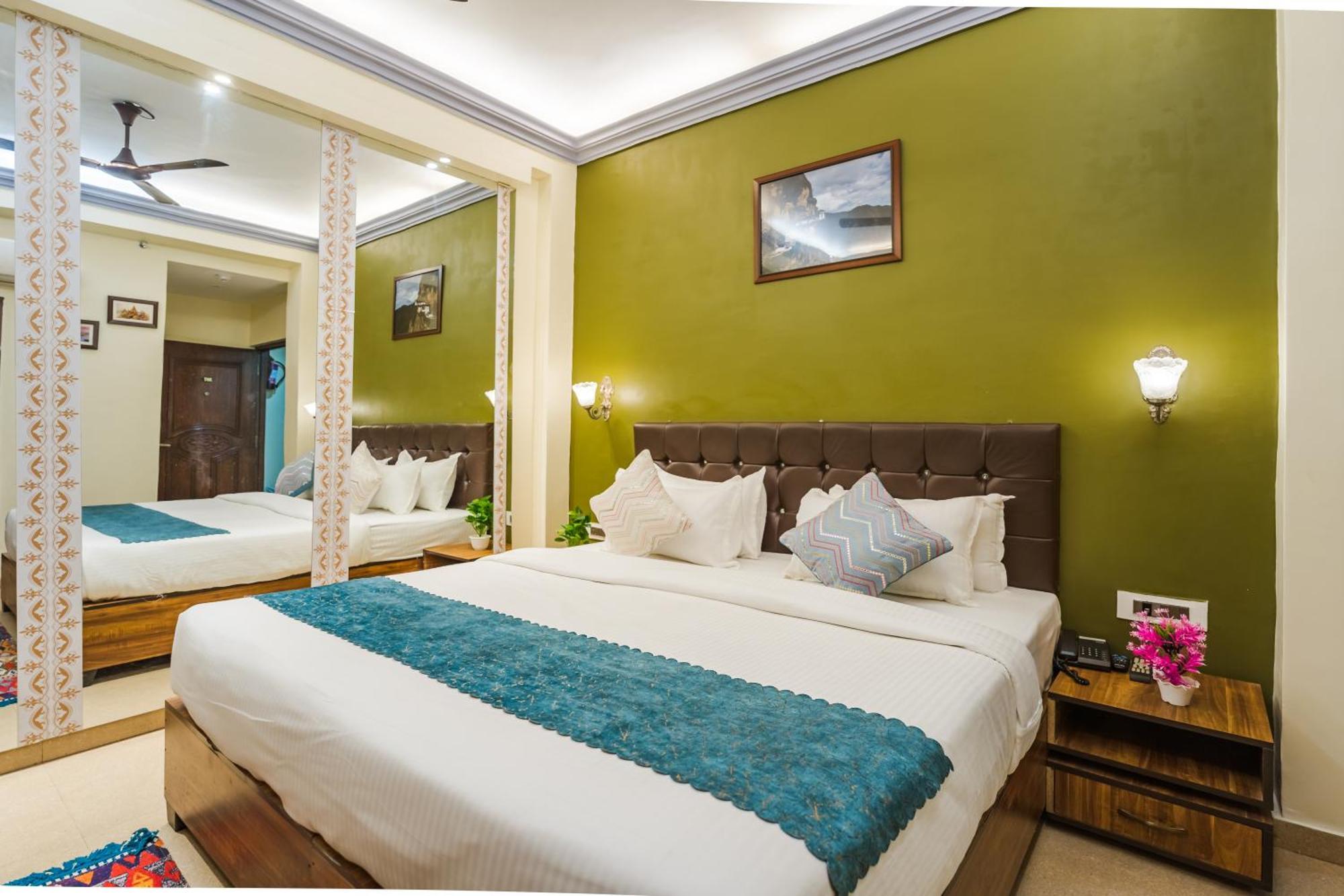 Tripli Hotels Silver Shine Varanasi Eksteriør billede