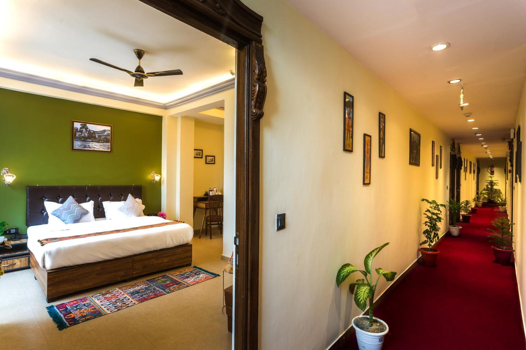 Tripli Hotels Silver Shine Varanasi Eksteriør billede