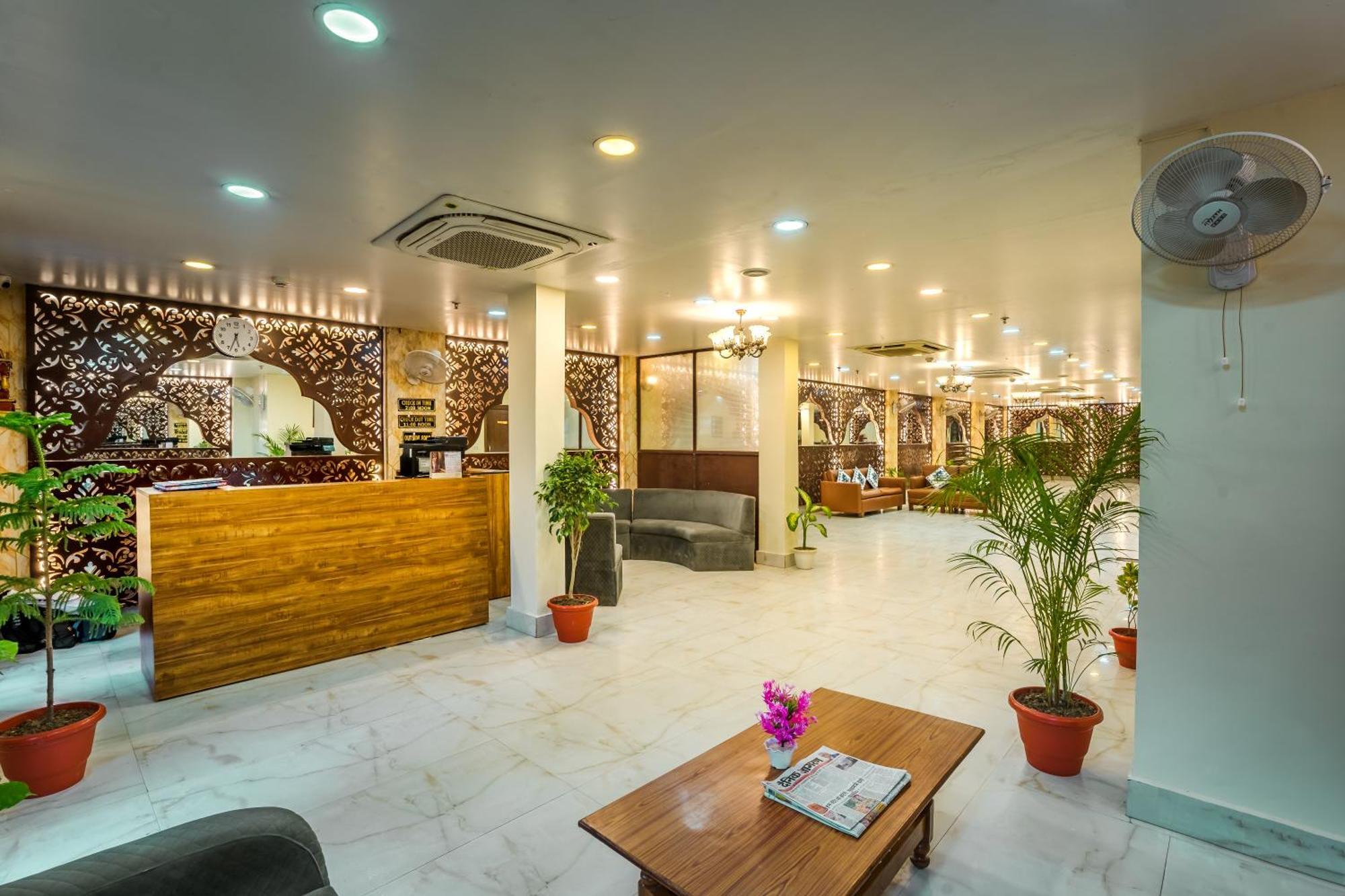 Tripli Hotels Silver Shine Varanasi Eksteriør billede