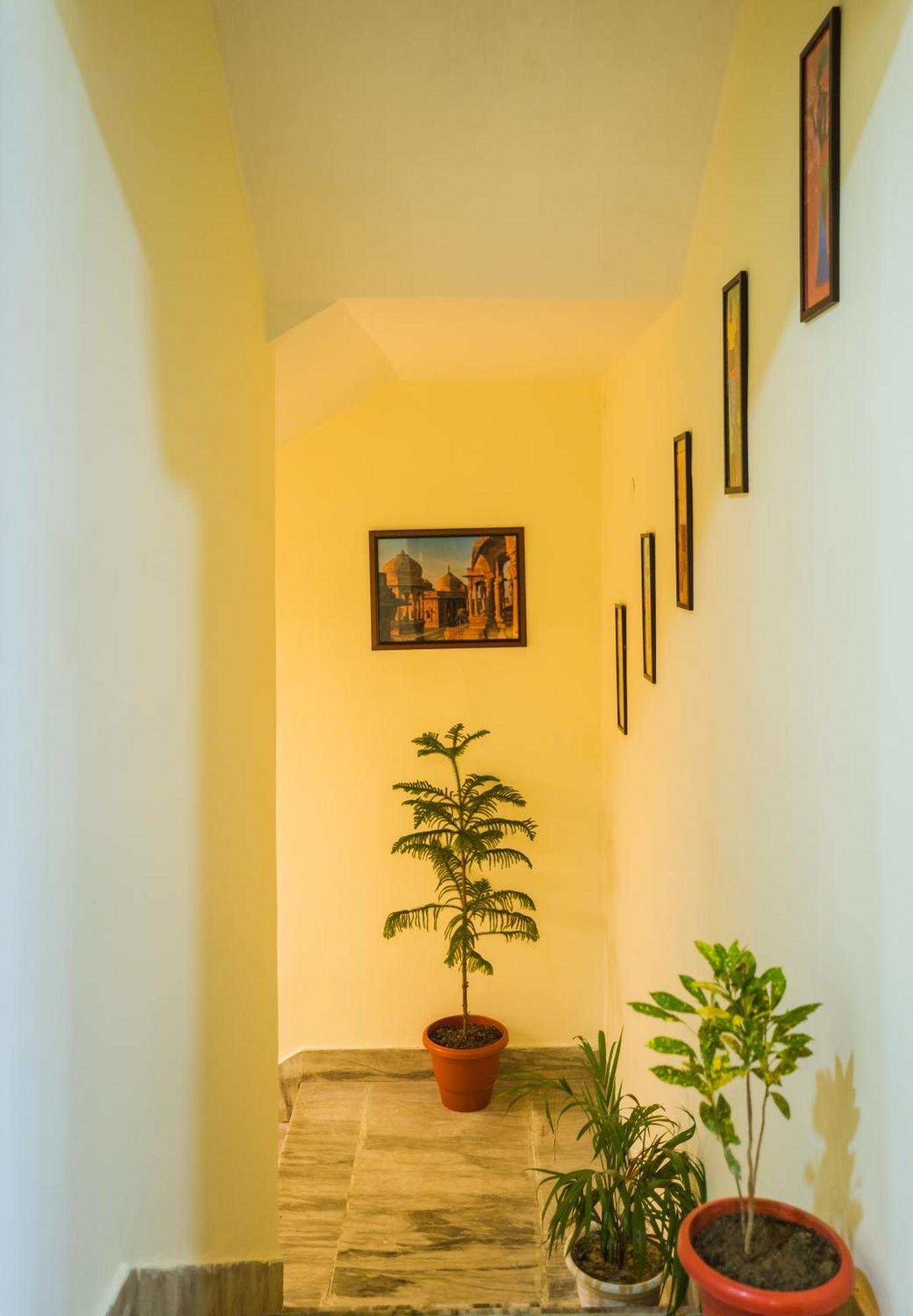 Tripli Hotels Silver Shine Varanasi Eksteriør billede