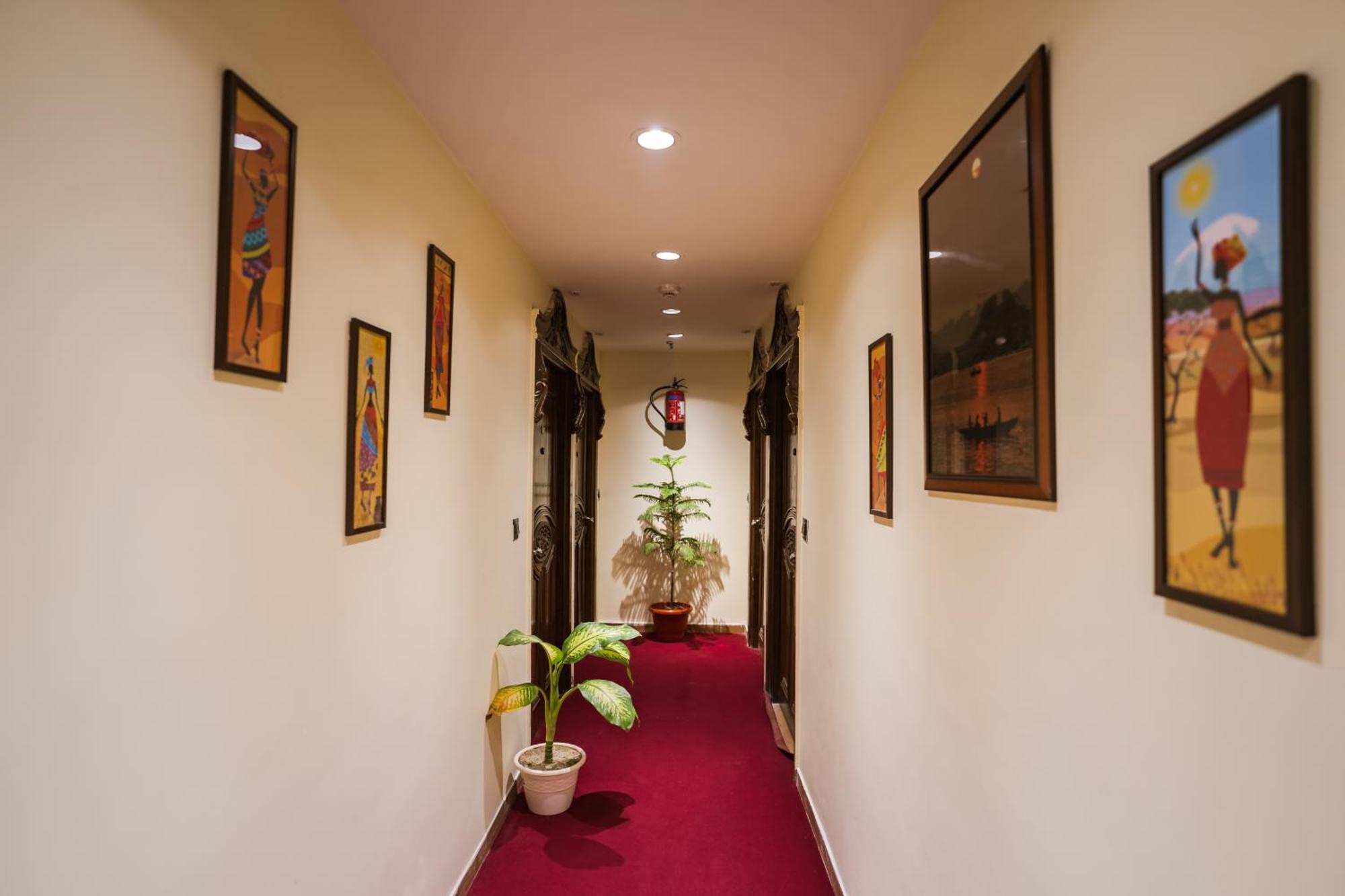 Tripli Hotels Silver Shine Varanasi Eksteriør billede