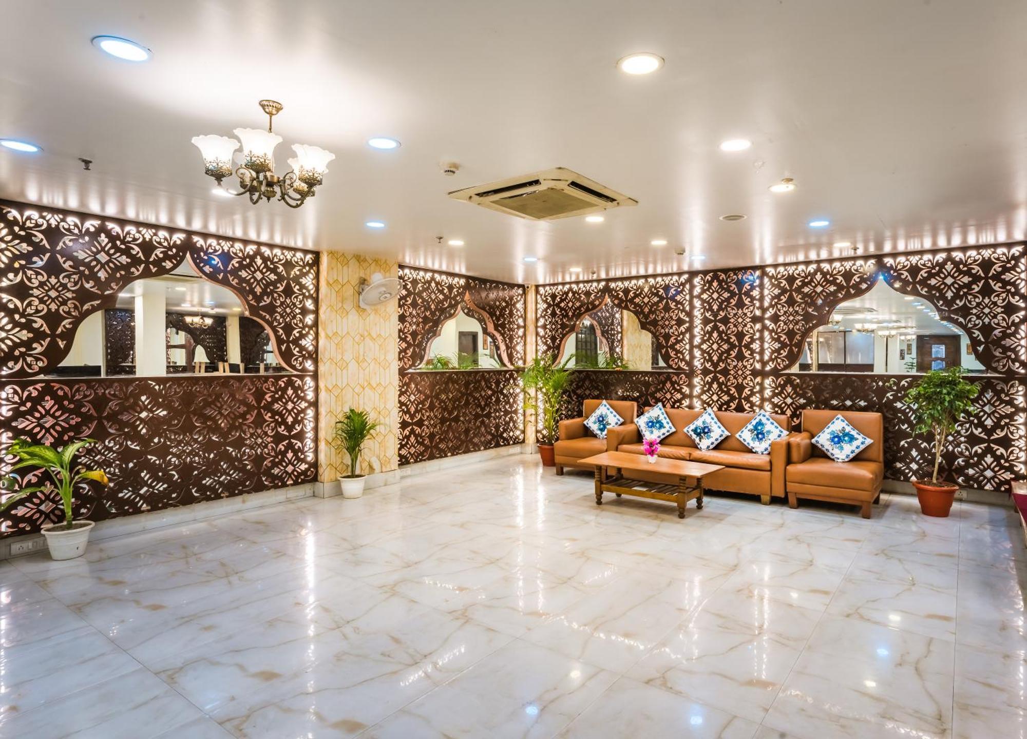 Tripli Hotels Silver Shine Varanasi Eksteriør billede